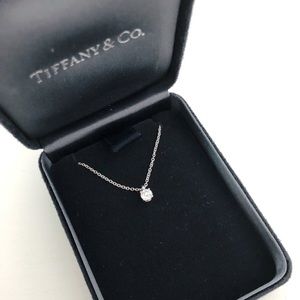 TIFFANY & CO, Solitaire diamond pendant